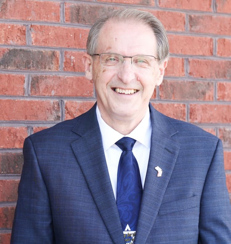 Lindell Hunsley